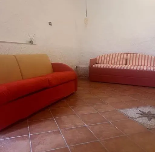 Olivetta House Монелья